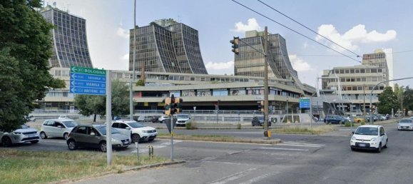 2286m² Commercial property in Modena, Italy No. 372513 5