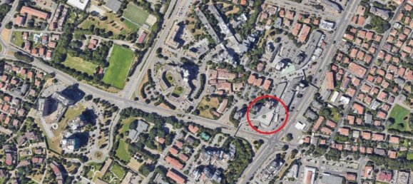 2286m² Commercial property in Modena, Italy No. 372513 10