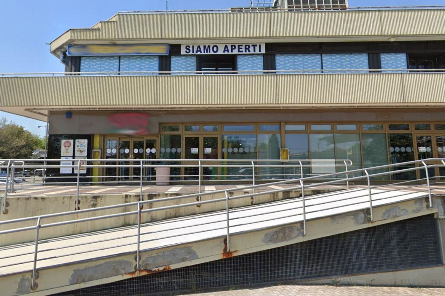 2286m² Commercial property in Modena, Italy No. 372513