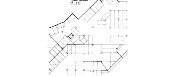 2286m² Commercial property in Modena, Italy No. 372513 8