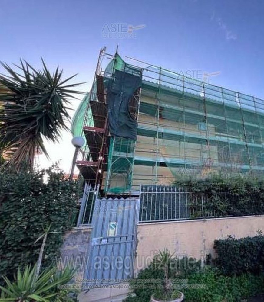 3 rooms Apartment in Pomezia, Italy No. 187838