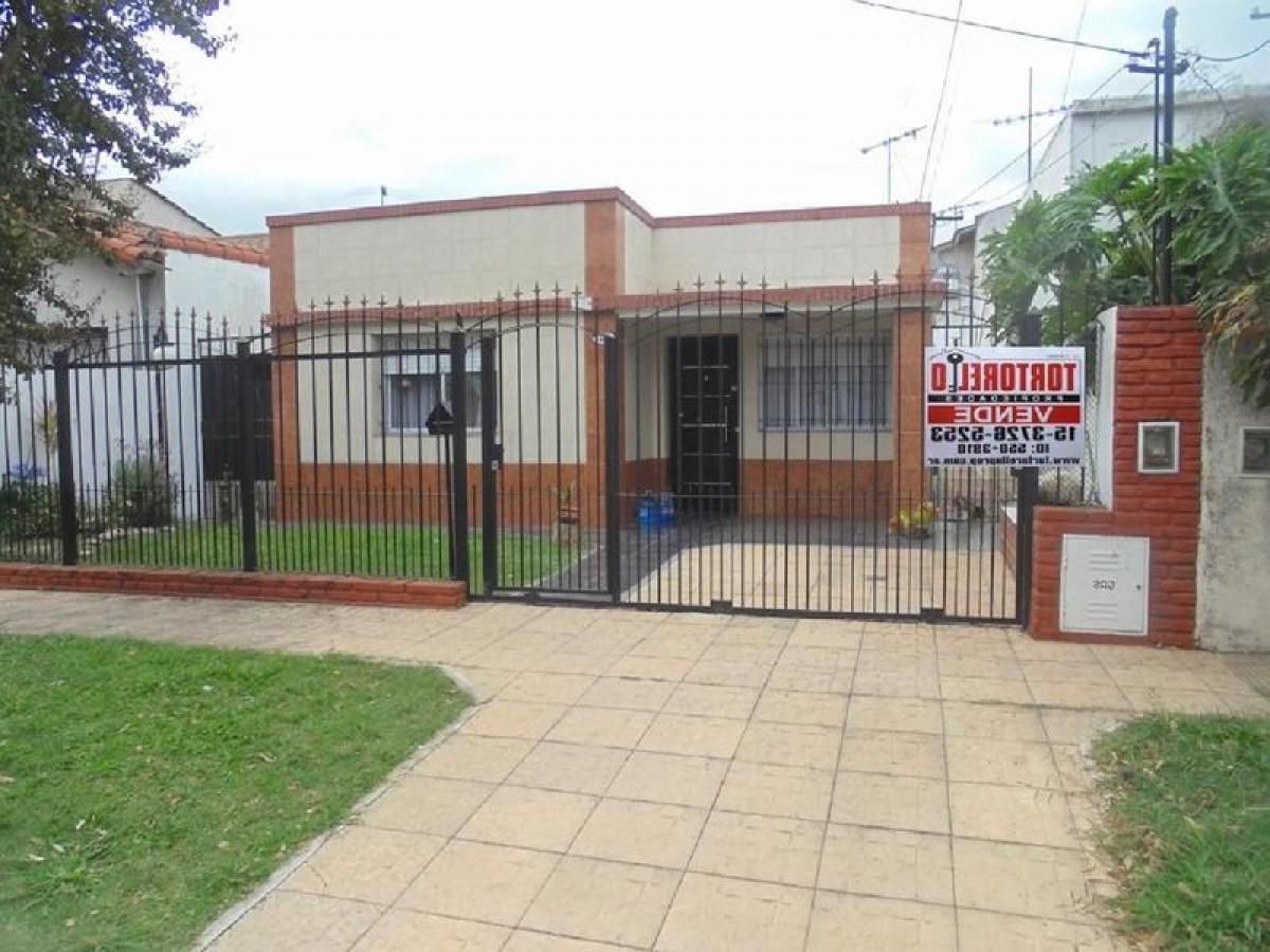 2 bedrooms House in Ituzaingo, Argentina No. 87646