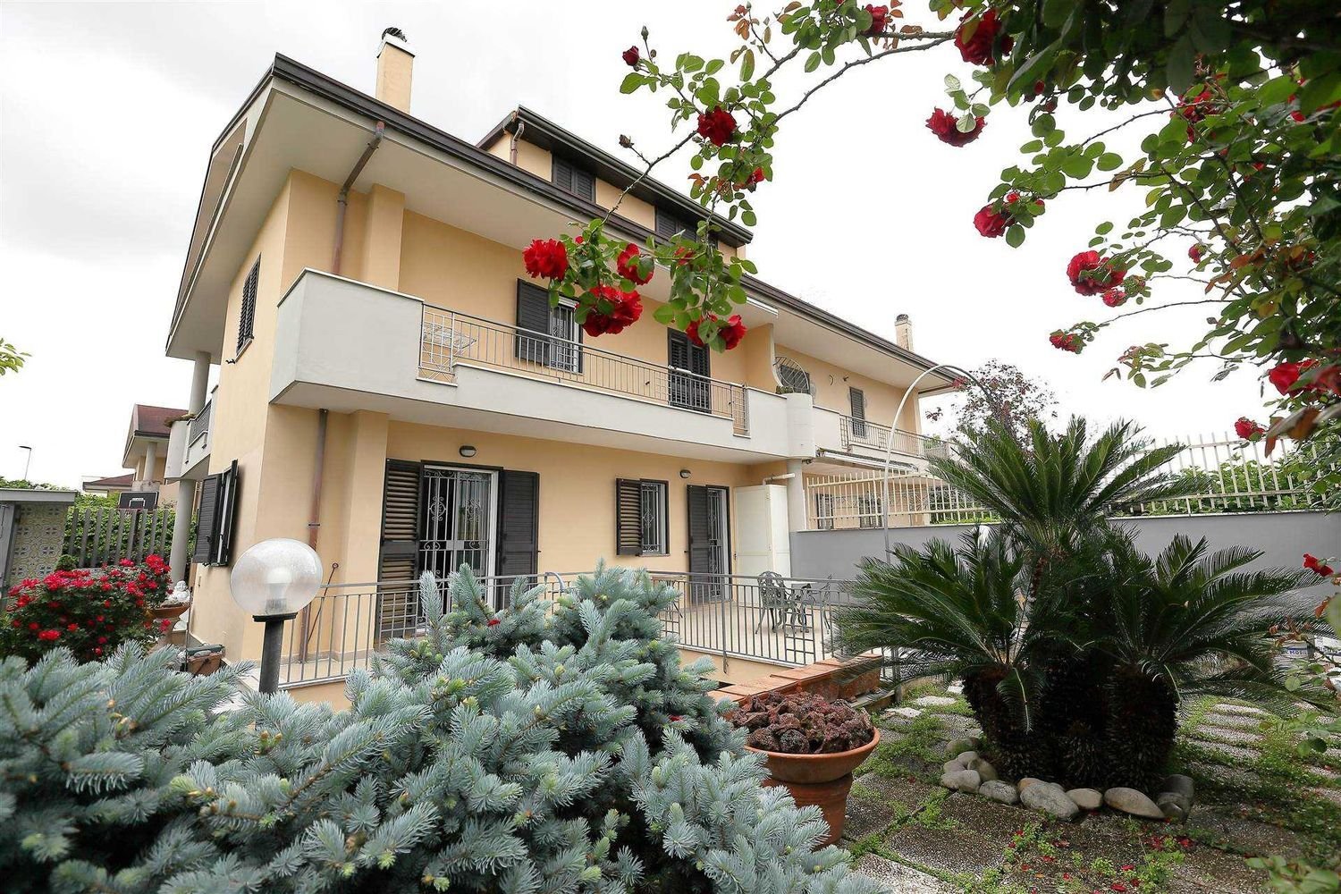 8 bedrooms Villa in Casagiove, Italy No. 368155