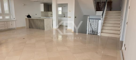 5 bedrooms Villa in Marbella, Spain No. 62661 3