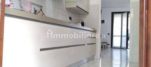 2 Schlafzimmer Wohnung in Lazzate, Italy, Nr. 162382 8