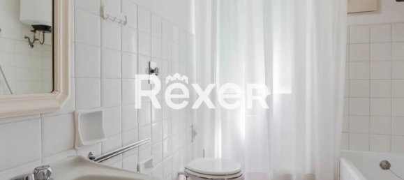 3 rooms Apartment in Genoa, Italy No. 171965 14