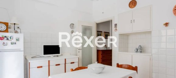 3 rooms Apartment in Genoa, Italy No. 171965 6