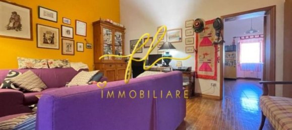 2 bedrooms Apartment in Pomarance, Italy No. 108973 3