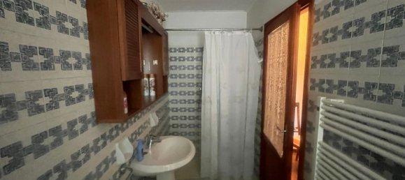 5 rooms House in Capannori, Italy No. 307123 11