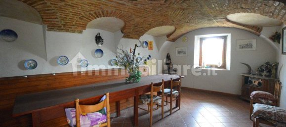 3 bedrooms House in Strambinello, Italy No. 170348 4