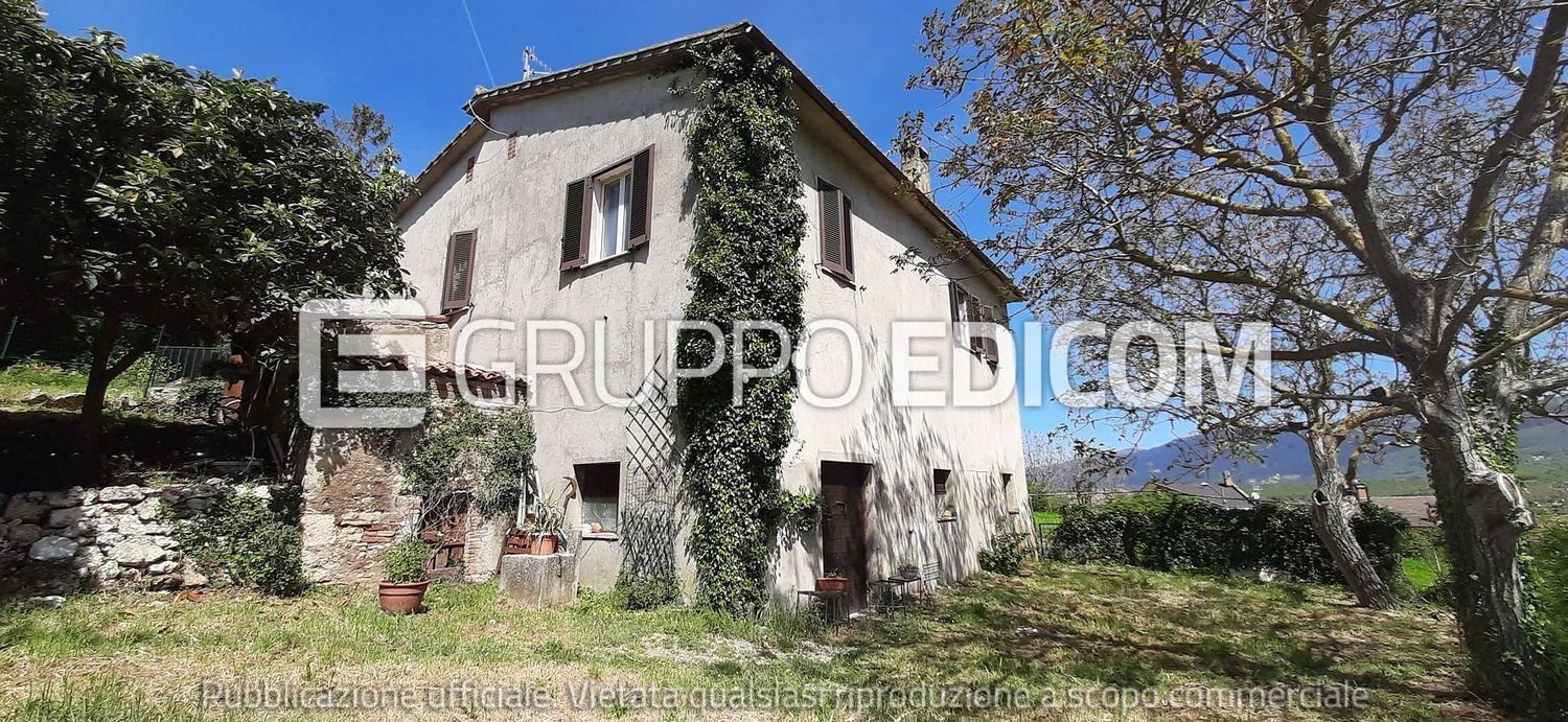 652m² Building in Acquasparta, Italy No. 345120