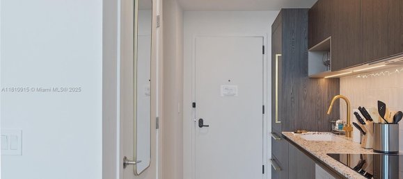 1 Schlafzimmer Gewerbliche Immobilien in Miami, USA, Nr. 614153 10