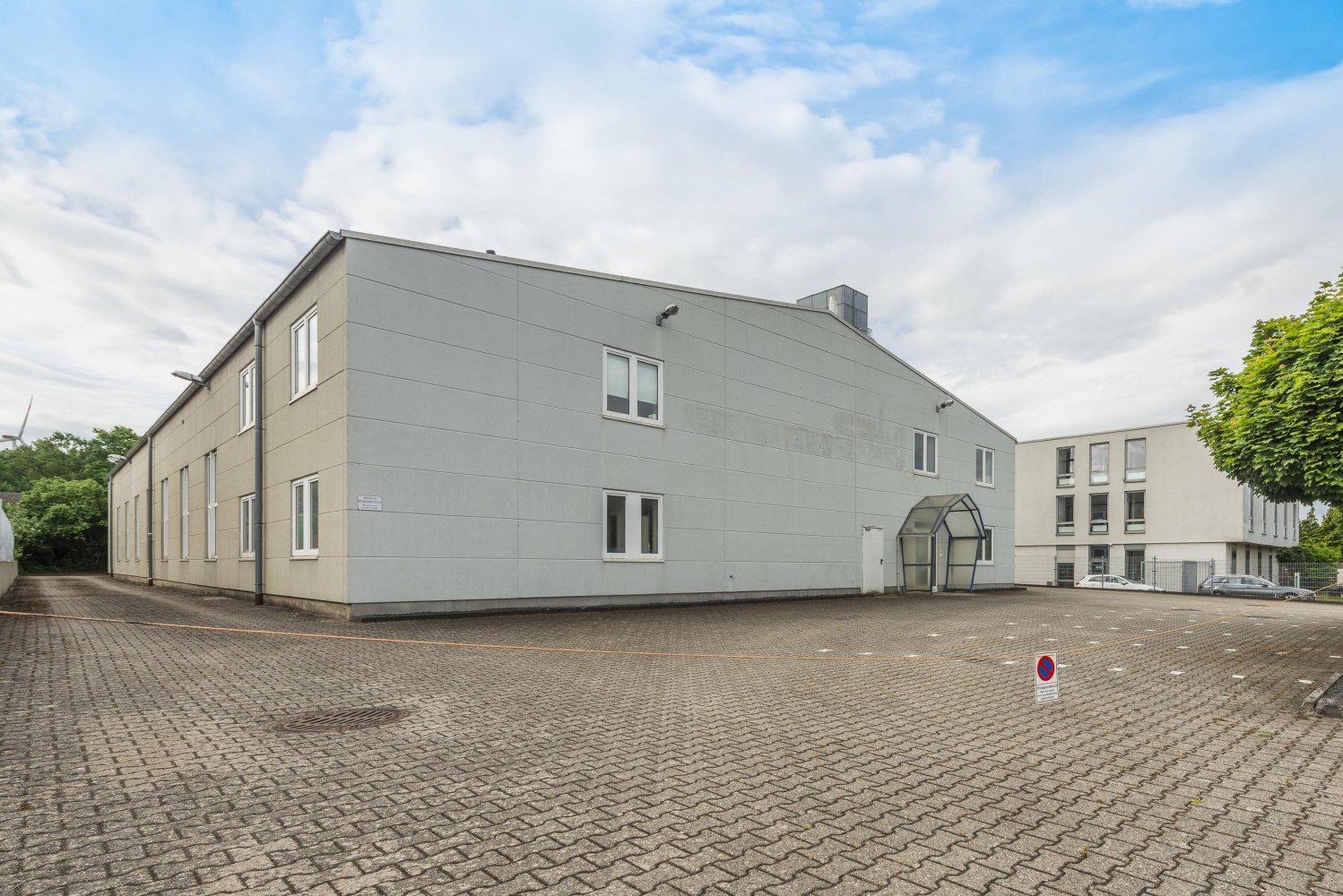 Propiedad comercial en North Rhine-Westphalia, Germany 1340 m² No. 359806