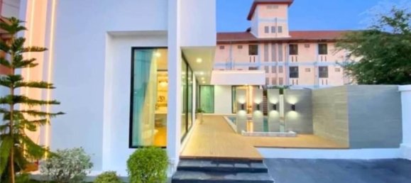 3 bedrooms Villa in Bang Lamung, Thailand No. 13321 8