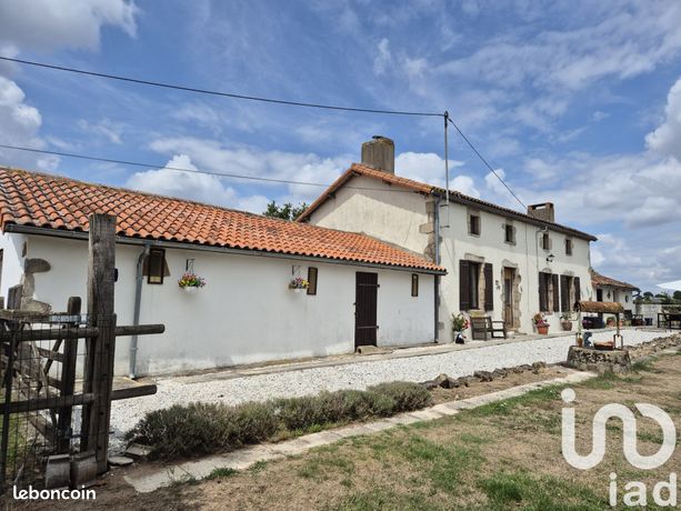 5 bedrooms House in Deux-Sevres, France No. 305985