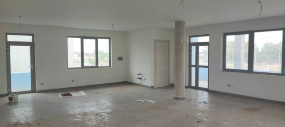  عقار تجاري في Casarano, Italy 280متر مربع رقم 348219 3