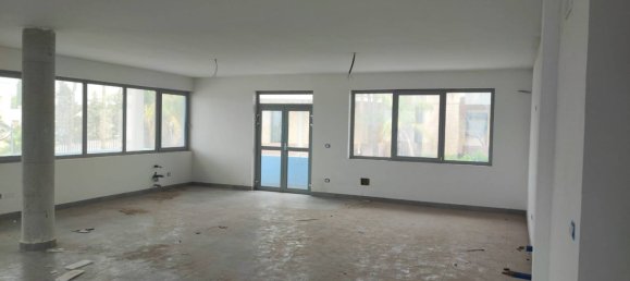  عقار تجاري في Casarano, Italy 280متر مربع رقم 348219 4