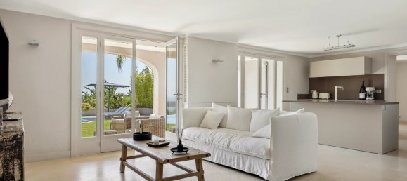 5 bedrooms Villa in Cannes, France No. 726 7