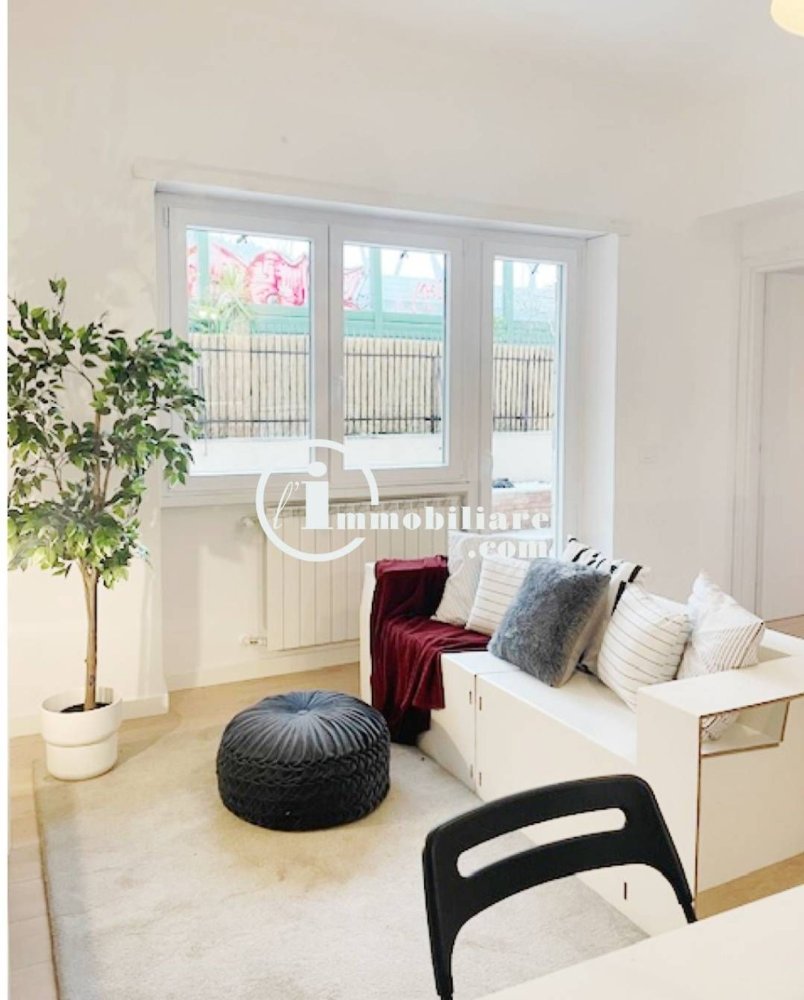 2 rooms Apartment in Rome, Italy No. 203250