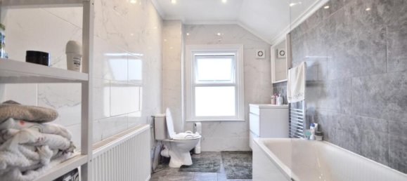 2 bedrooms House in Croydon, United Kingdom No. 13504 6