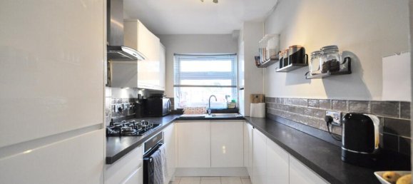 2 bedrooms House in Croydon, United Kingdom No. 13504 7