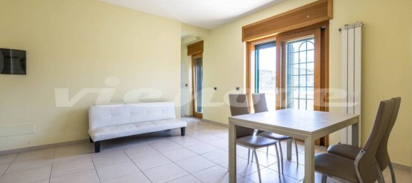 2 bedrooms Apartment in Rome, Italy No. 12271 4