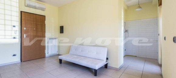 2 bedrooms Apartment in Rome, Italy No. 12271 7