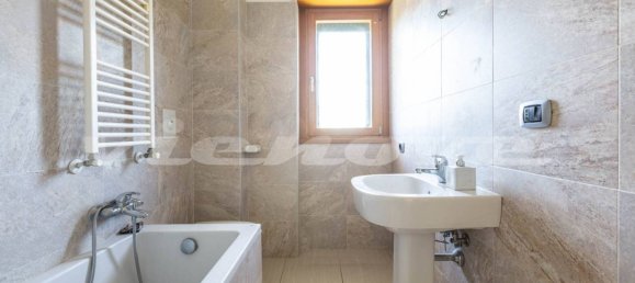 2 bedrooms Apartment in Rome, Italy No. 12271 13