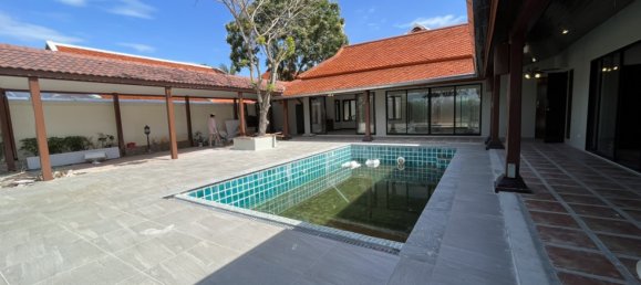 3 bedrooms Cafe / restaurant in Pattaya, Thailand No. 4345 14