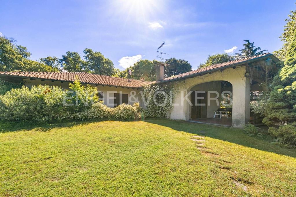4 Schlafzimmer Villa in Golasecca, Italy, Nr. 63801