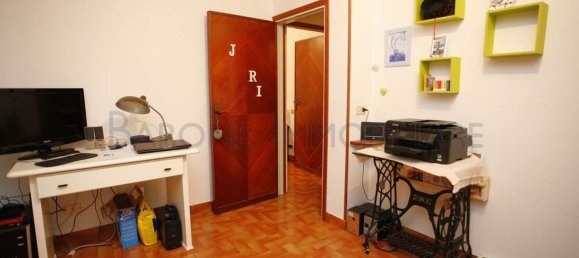 Casa de 5 divisões em Massa, Italy N.º 168981 19