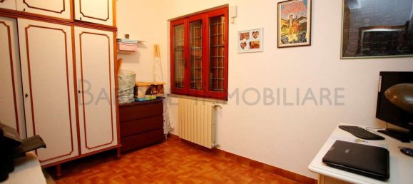 Casa de 5 divisões em Massa, Italy N.º 168981 18