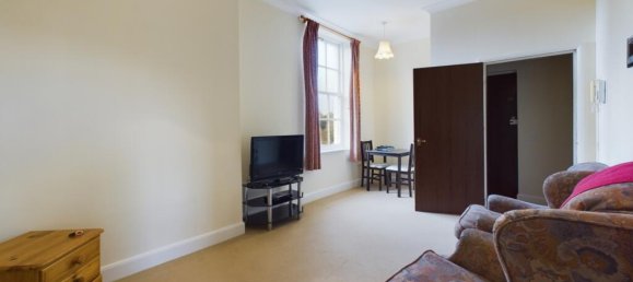 1 Schlafzimmer Haus in Alton, United Kingdom, Nr. 13898 4