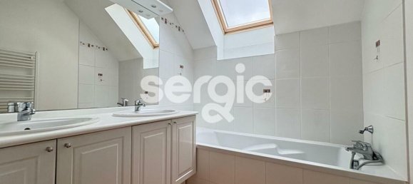 3 Schlafzimmer Haus in Avrille, France, Nr. 278023 9