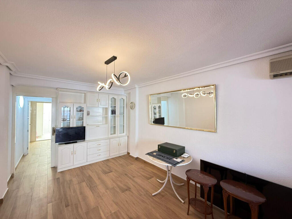 2 bedrooms Townhouse in Torrevieja, Spain No. 261749