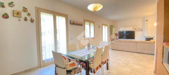 Villa de 3 dormitorios en Verona, Italy No. 282205 2