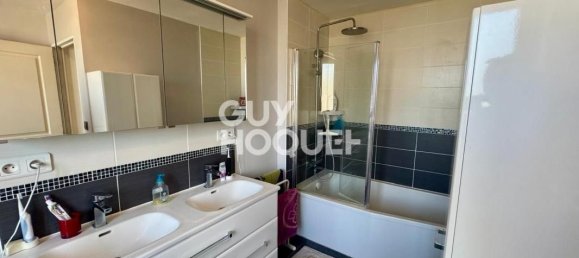 3 bedrooms House in Loury, France No. 276750 6