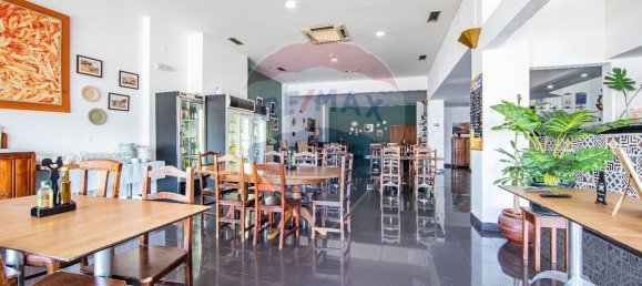 272m² Office in Setubal, Portugal No. 53391 4