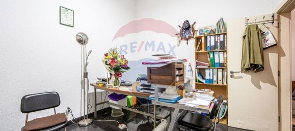 272m² Office in Setubal, Portugal No. 53391 5