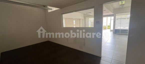 2 rooms Commercial property in Vedelago, Italy No. 370238 4