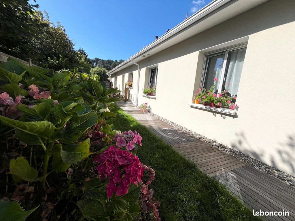 Casa de 4 dormitorios en Cucq, France No. 231537