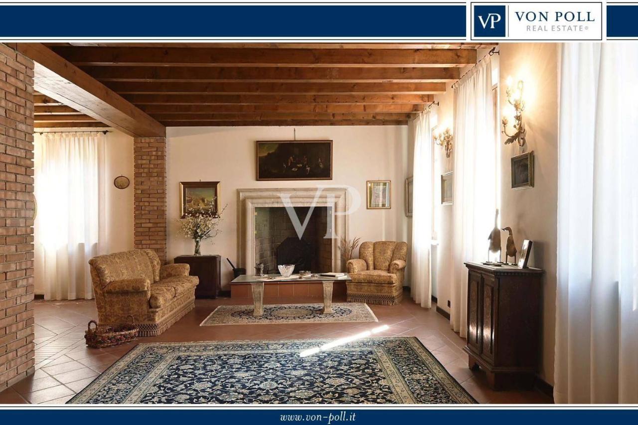 Villa de 12 habitaciónes en Roè Volciano, Italy No. 18504