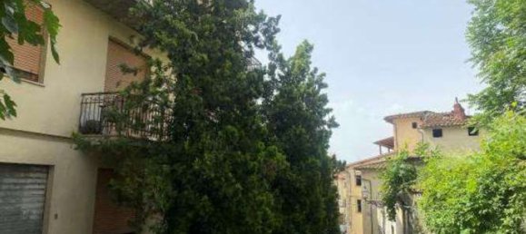 Квартира с 4 спальнями в Реджелло, Италия № 374796 2