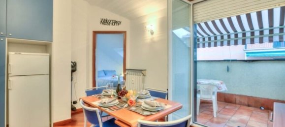 3-salle Appartement à Rapallo, Italy No. 35812 5