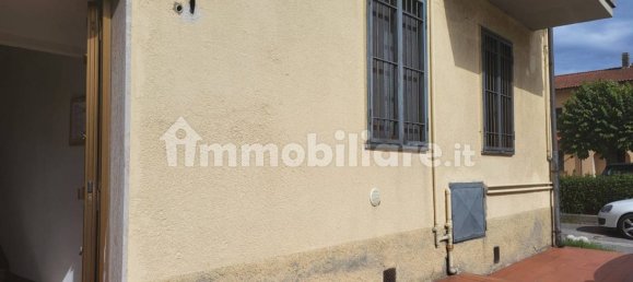 2 bedrooms Apartment in Pistoia, Italy No. 348962 2