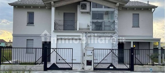 3 غرف نوم فيلا في Concordia sulla Secchia, Italy رقم 72552 2