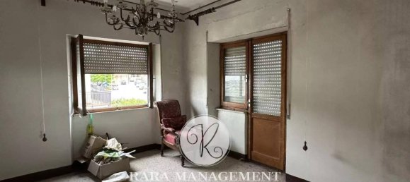 5 rooms Apartment in Loro Piceno, Italy No. 151673 7