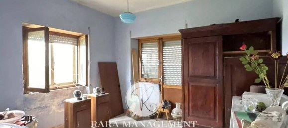 5 rooms Apartment in Loro Piceno, Italy No. 151673 10