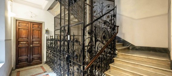 3 Schlafzimmer Wohnung in Genoa, Italy, Nr. 329840 32