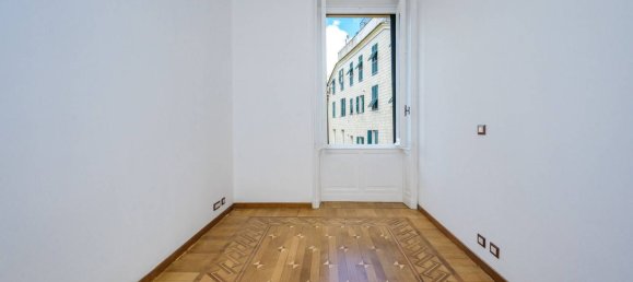 3 Schlafzimmer Wohnung in Genoa, Italy, Nr. 329840 14